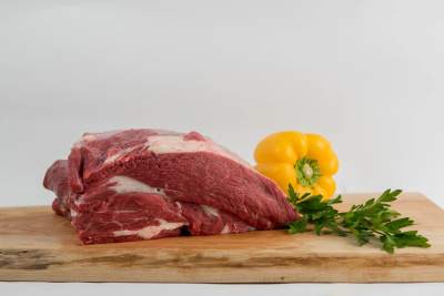 Ik goveji vrat – izbrana kakovost Slovenije (1 kg)
